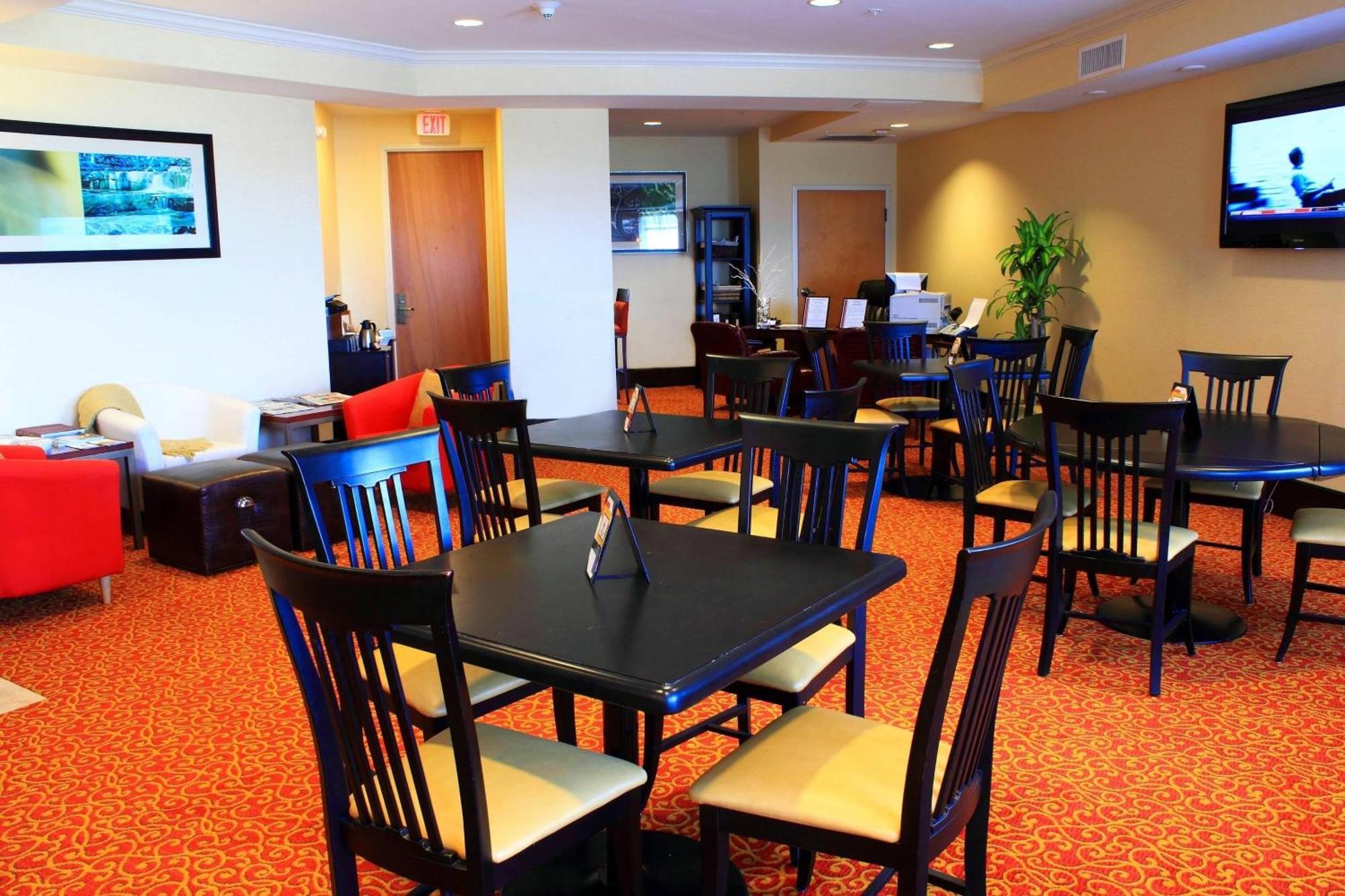 เซนต์ปีเตอร์สเบิร์ก แมริออท เคลียร์วอเตอร์ Hotel ภายนอก รูปภาพ