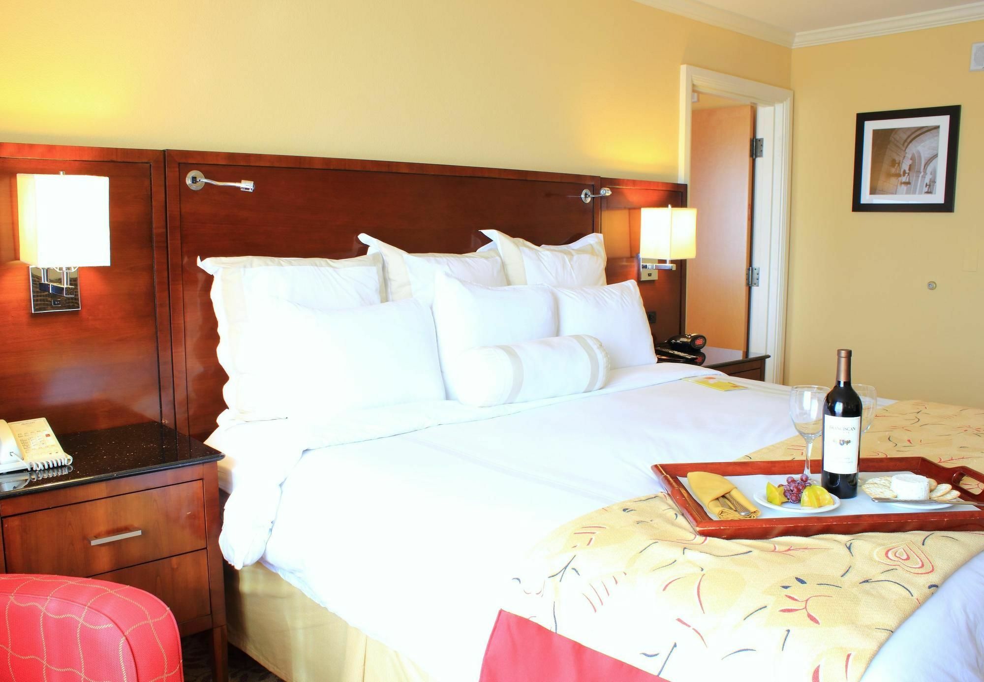 เซนต์ปีเตอร์สเบิร์ก แมริออท เคลียร์วอเตอร์ Hotel ภายนอก รูปภาพ